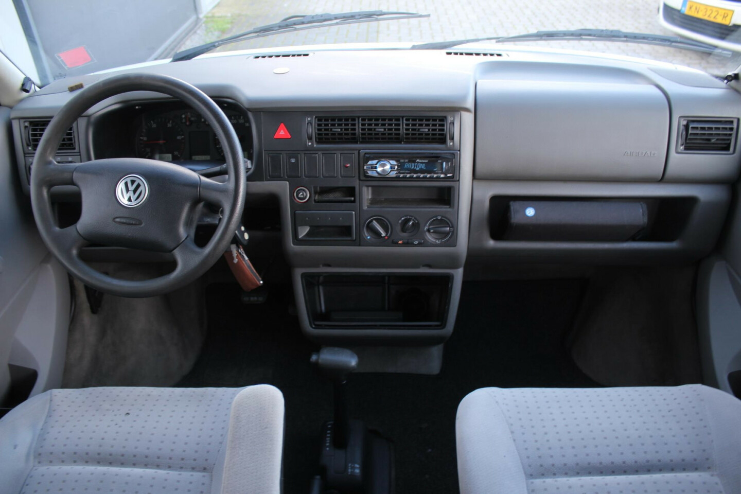 Volkswagen-Transporter-1