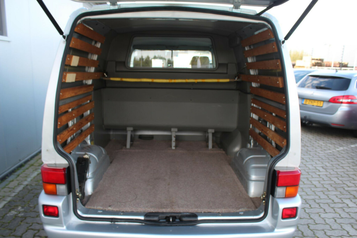 Volkswagen-Transporter-14