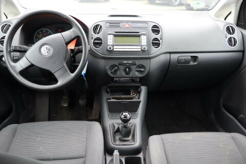 Volkswagen-Golf Plus-1