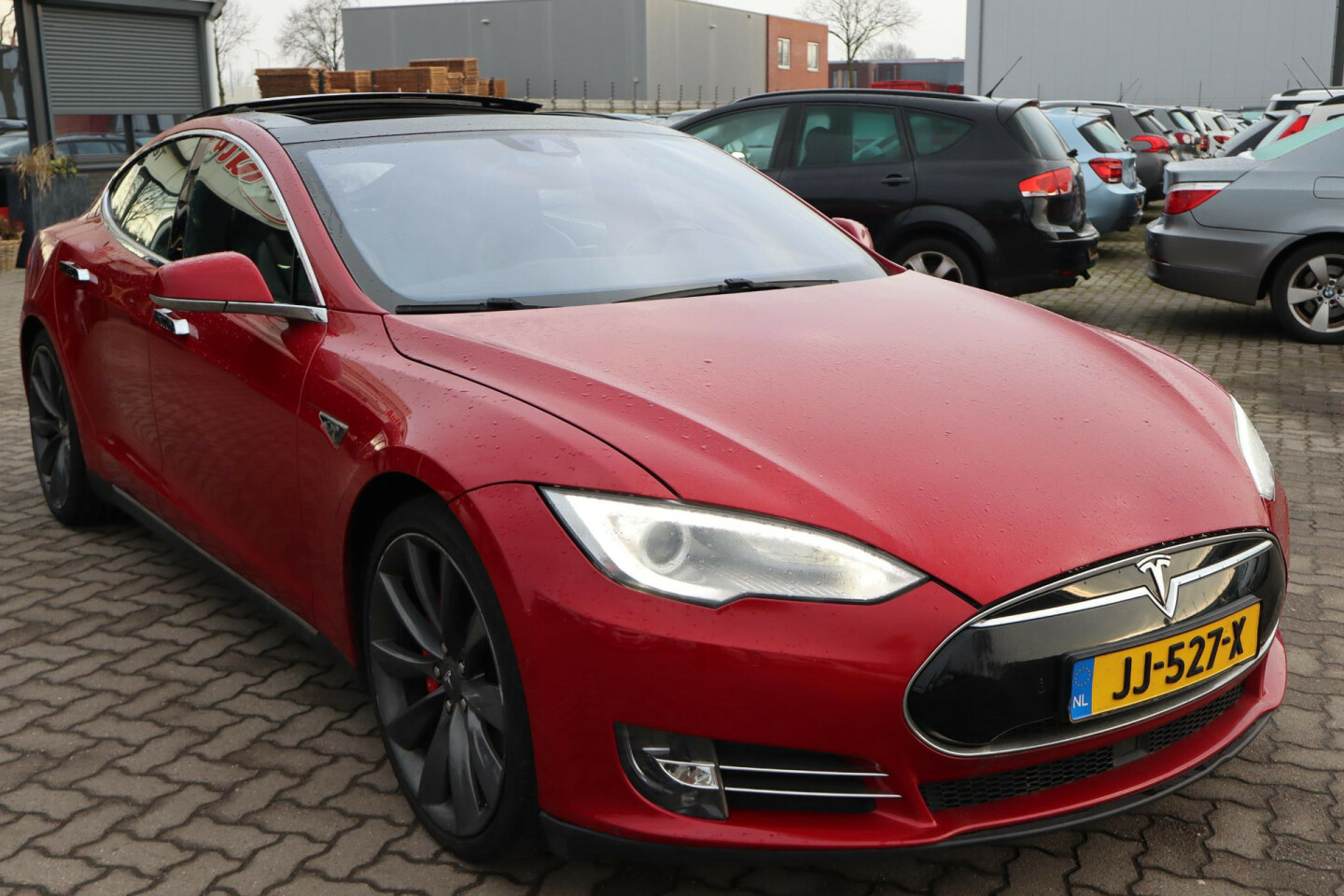 Tesla-Model S-13