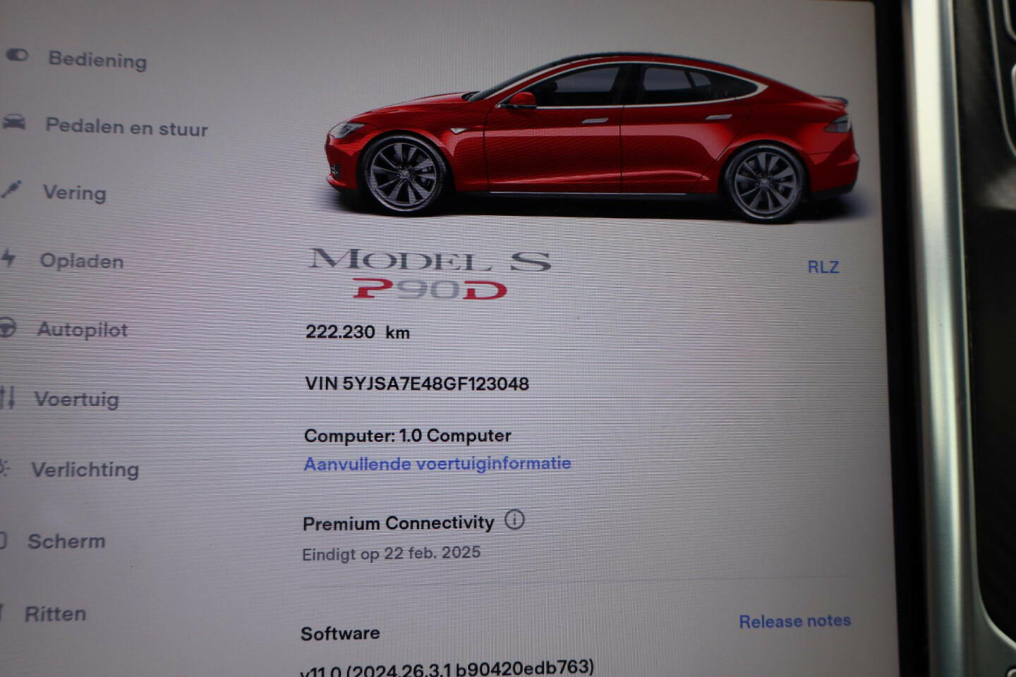 Tesla-Model S-27