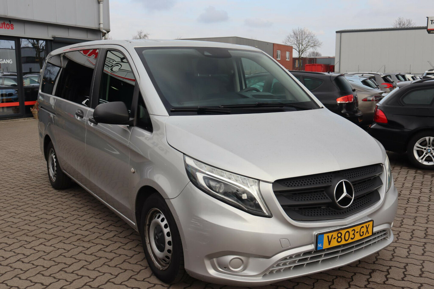 Mercedes-Benz-Vito-10